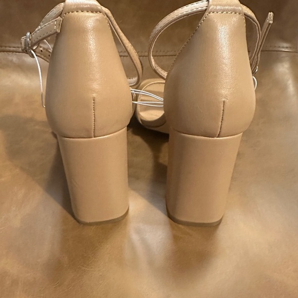 Women’s Shelly Heels-A New Day-Tan - Picture 3 of 7